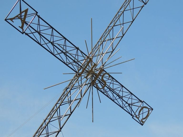 Podniesienie krzyża kratownicowego