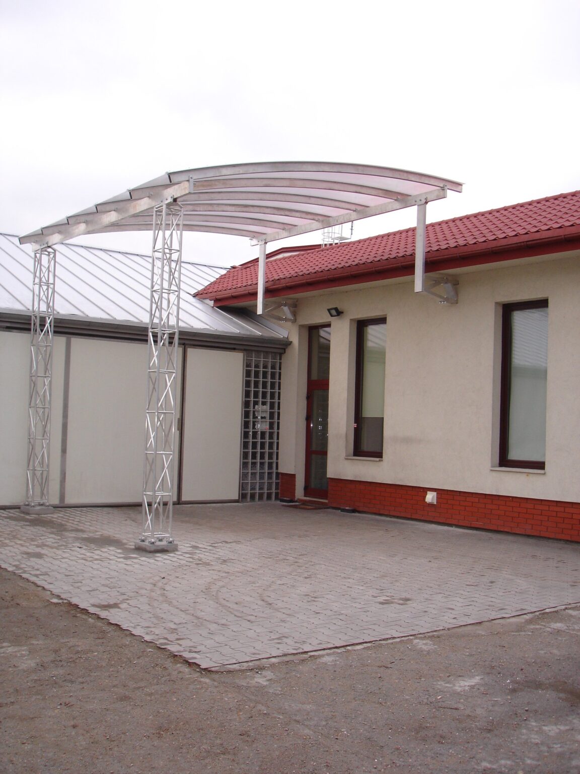 Zadaszenie wykonane