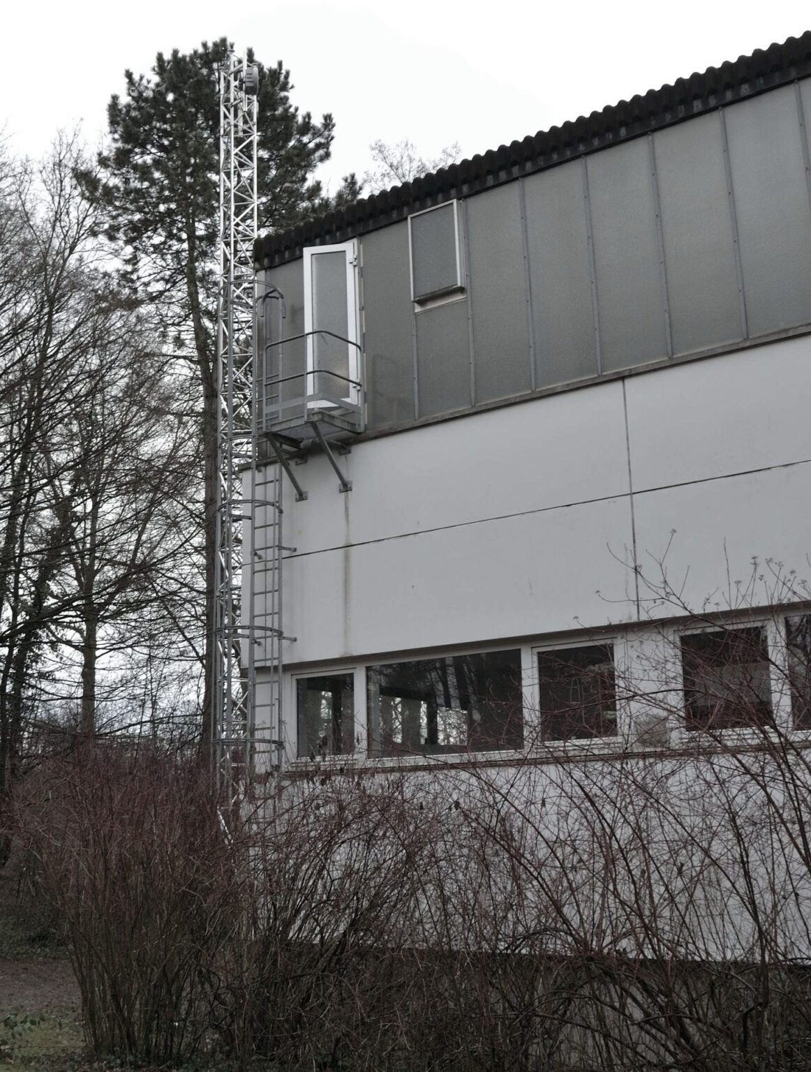 Maszt ścienny M500-12 Wall dla FMS Internetservice (Niemcy)