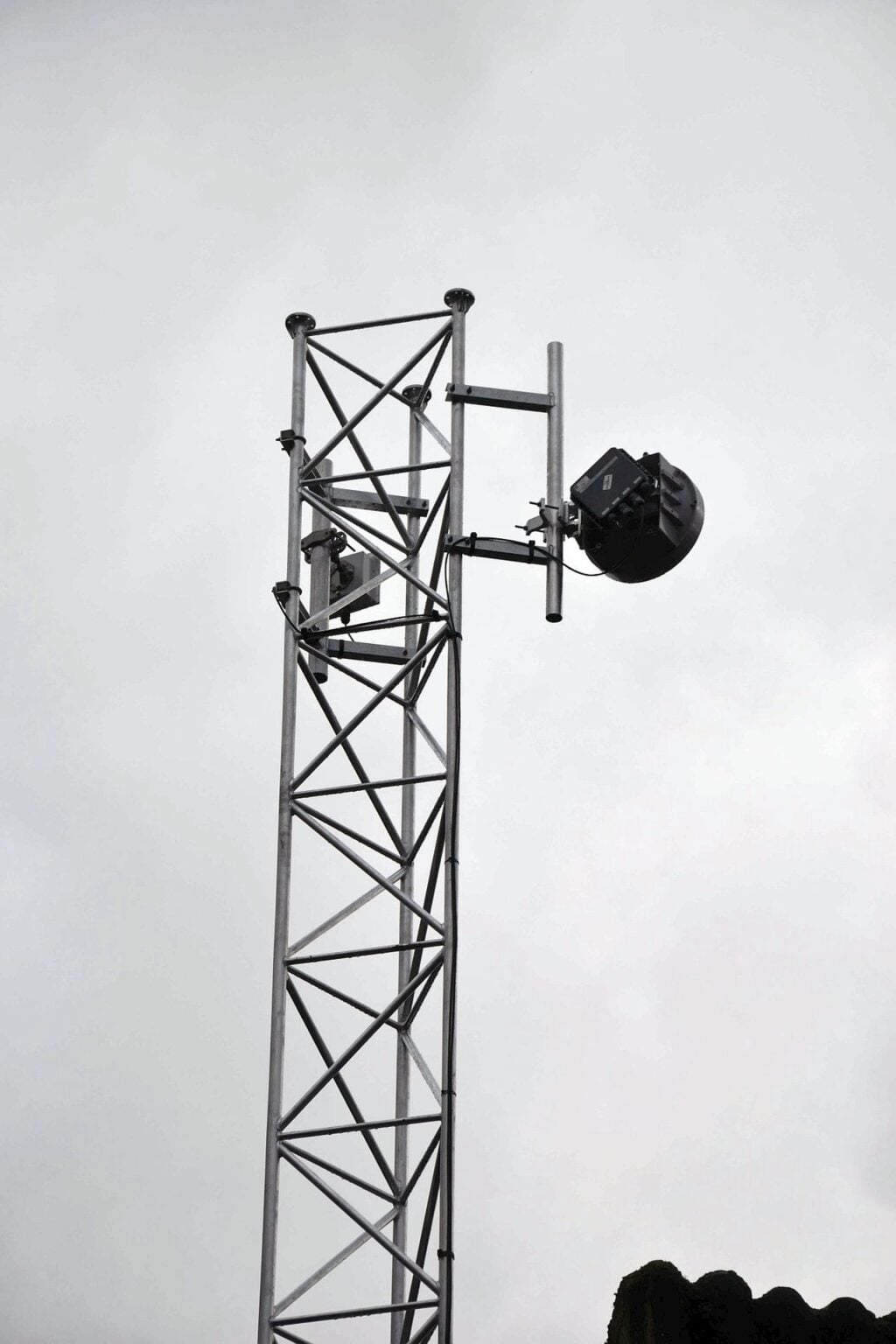 Maszt ścienny M500-12 Wall dla FMS Internetservice (Niemcy)