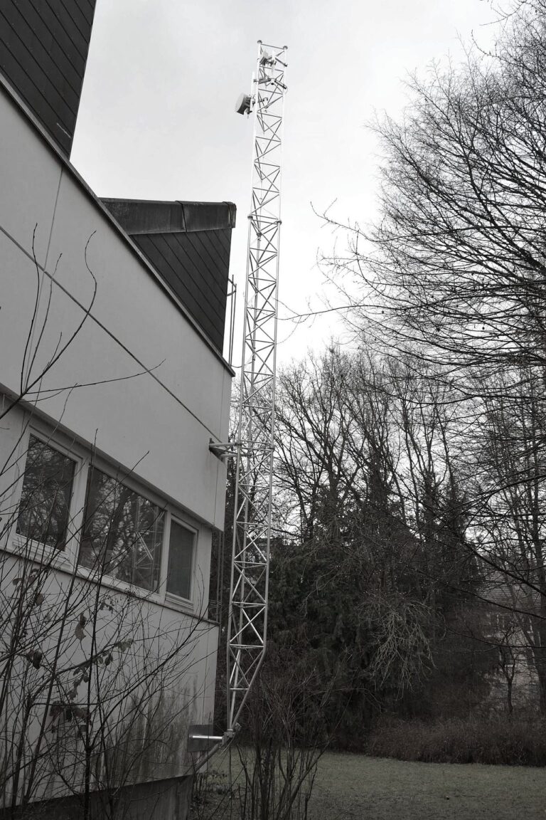 Maszt ścienny M500-12 Wall dla FMS Internetservice (Niemcy)