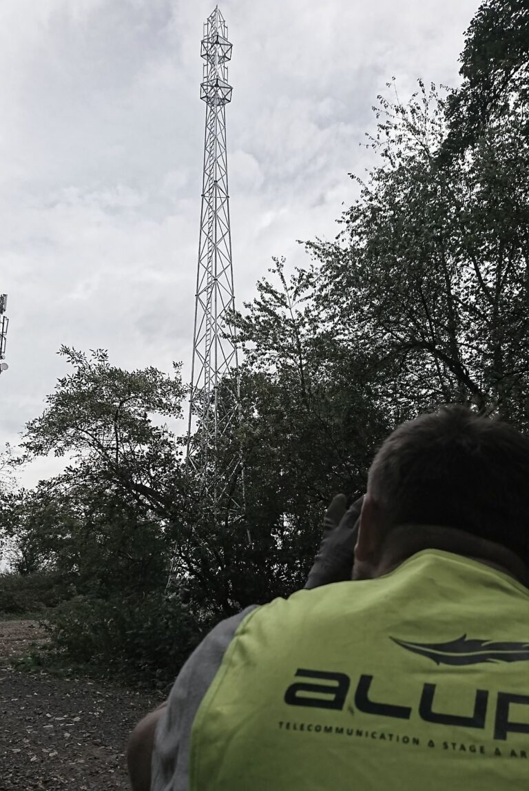 Stalowa wieża kratownicowa T1000-35 w Illingen (Niemcy)