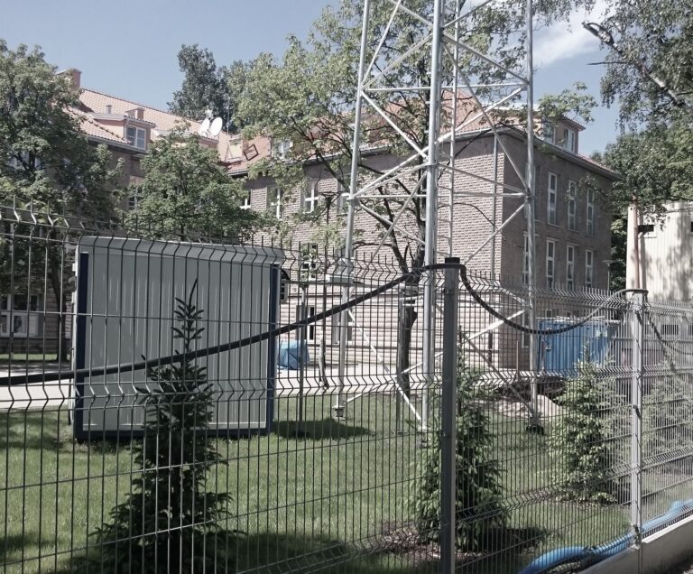 Wieża kratownicowa T1000-45 w Warszawie na terenie jednostki szkolenia Policji (PL)